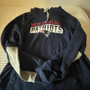 MENS- LARGE- PATRIOTS HOODIE- WORN